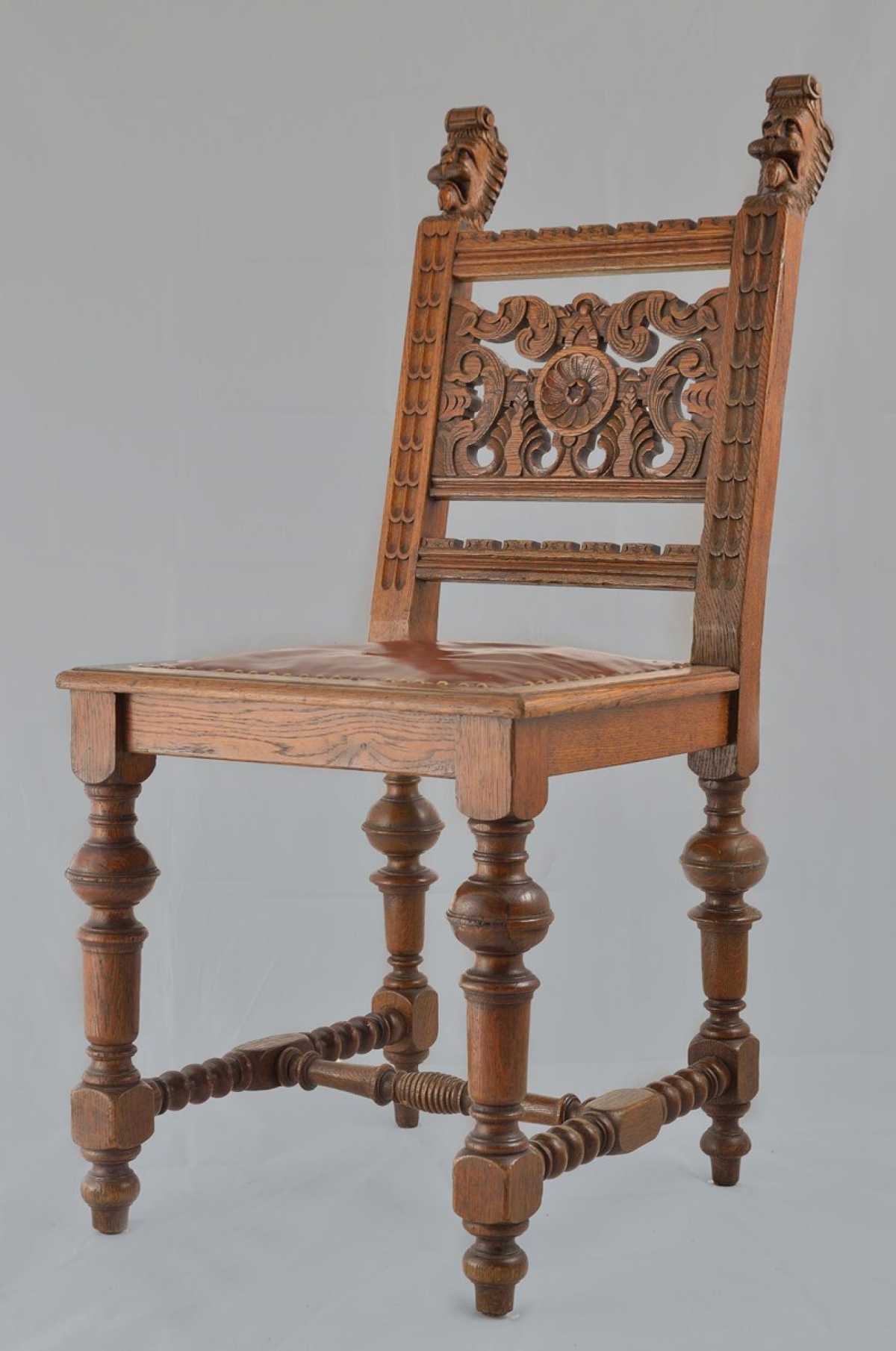 Krzesło rzeźbione, drewniane
