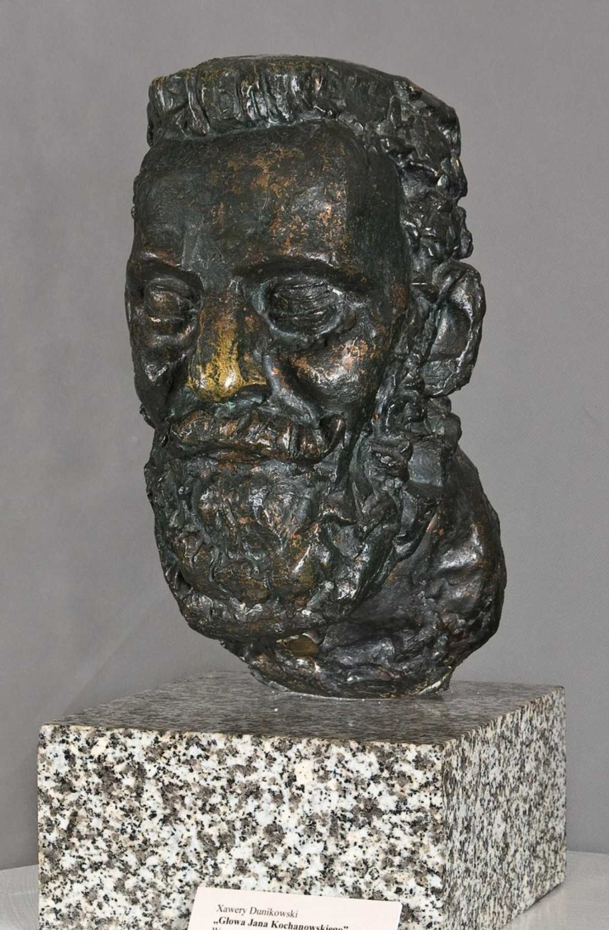 Rzeźba głowy Jana Kochanowskiego 